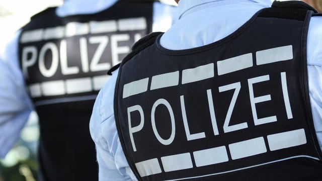 Die Polizei nahm acht Tatverdächtige fest.