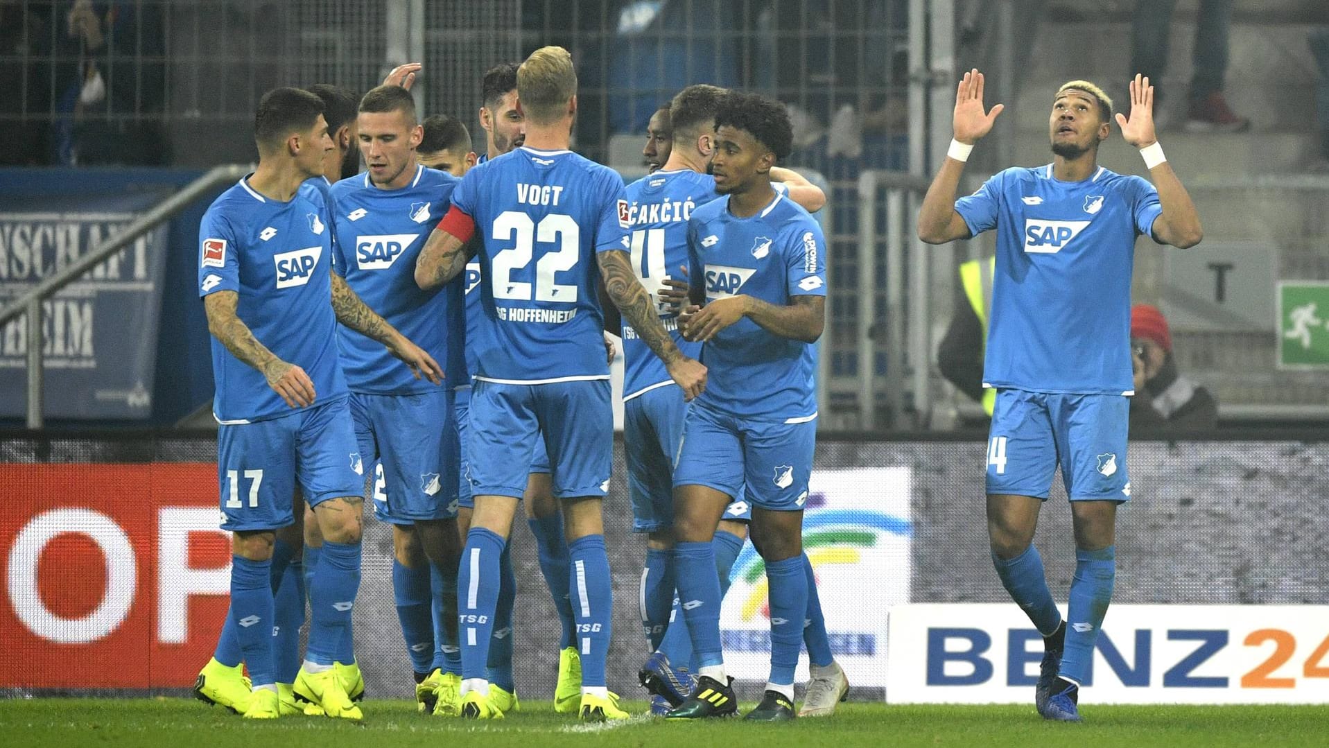 Hoffenheim jubelt über den Sieg gegen Stuttgart.