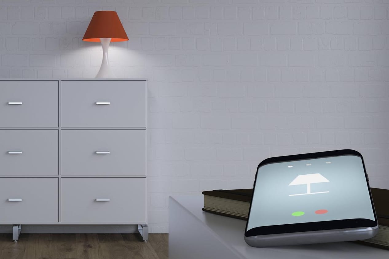 Fernsteuerung für eine Lampe: Licht schreckt Einbrecher oftmals ab.