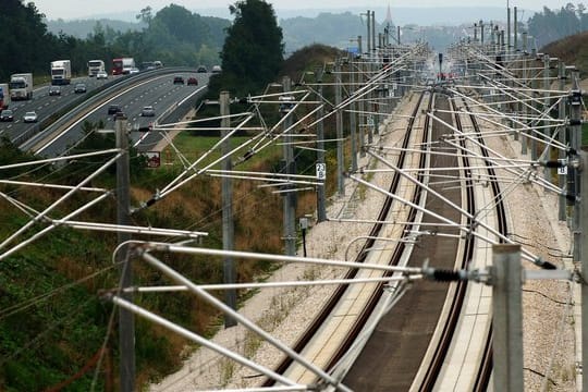 Die ICE-Strecke Nürnberg-München verläuft nahe dem mittelfränkischen Allersberg .