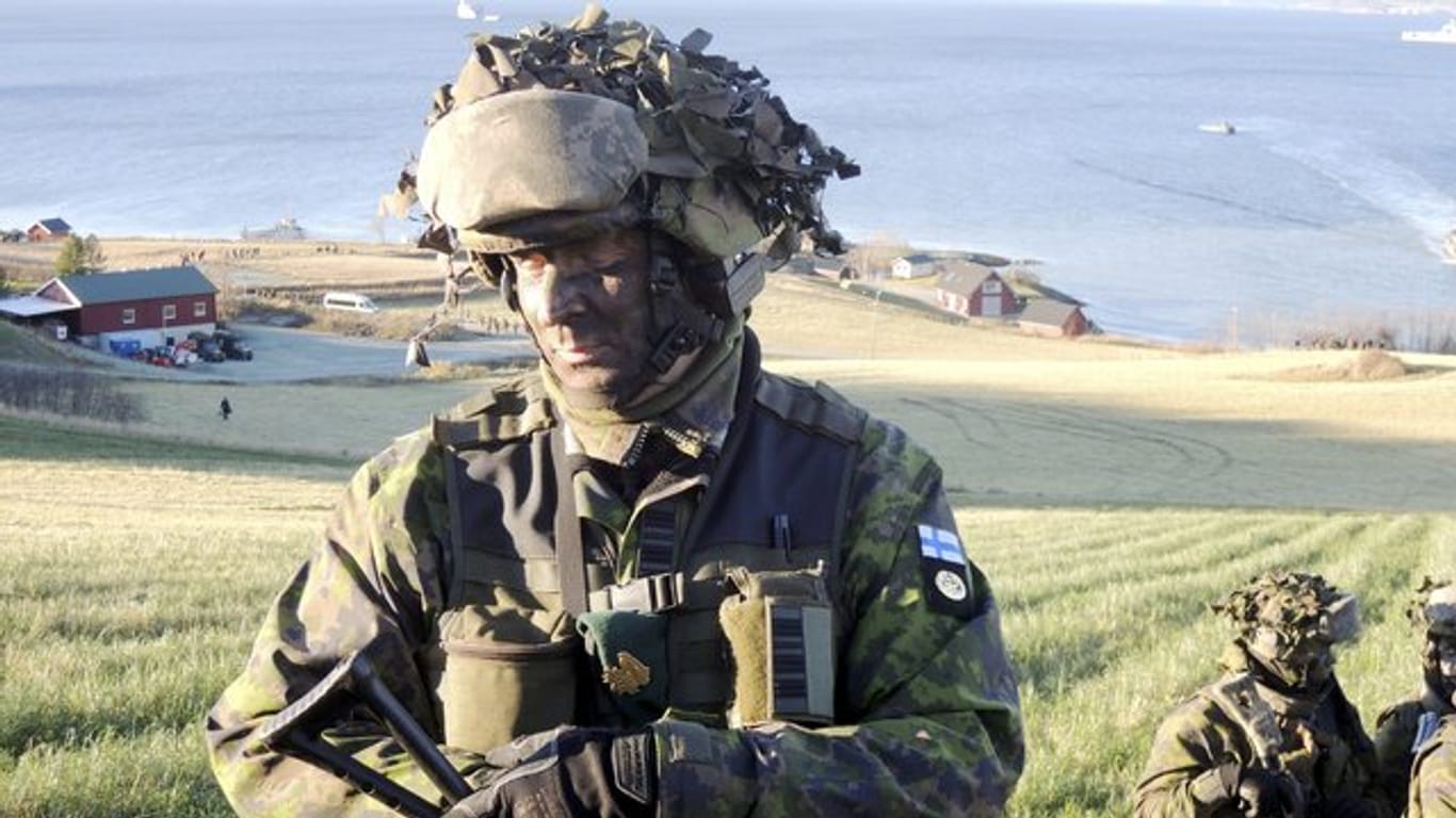 Ein NATO-Soldat während einer Übung in Trondheim.