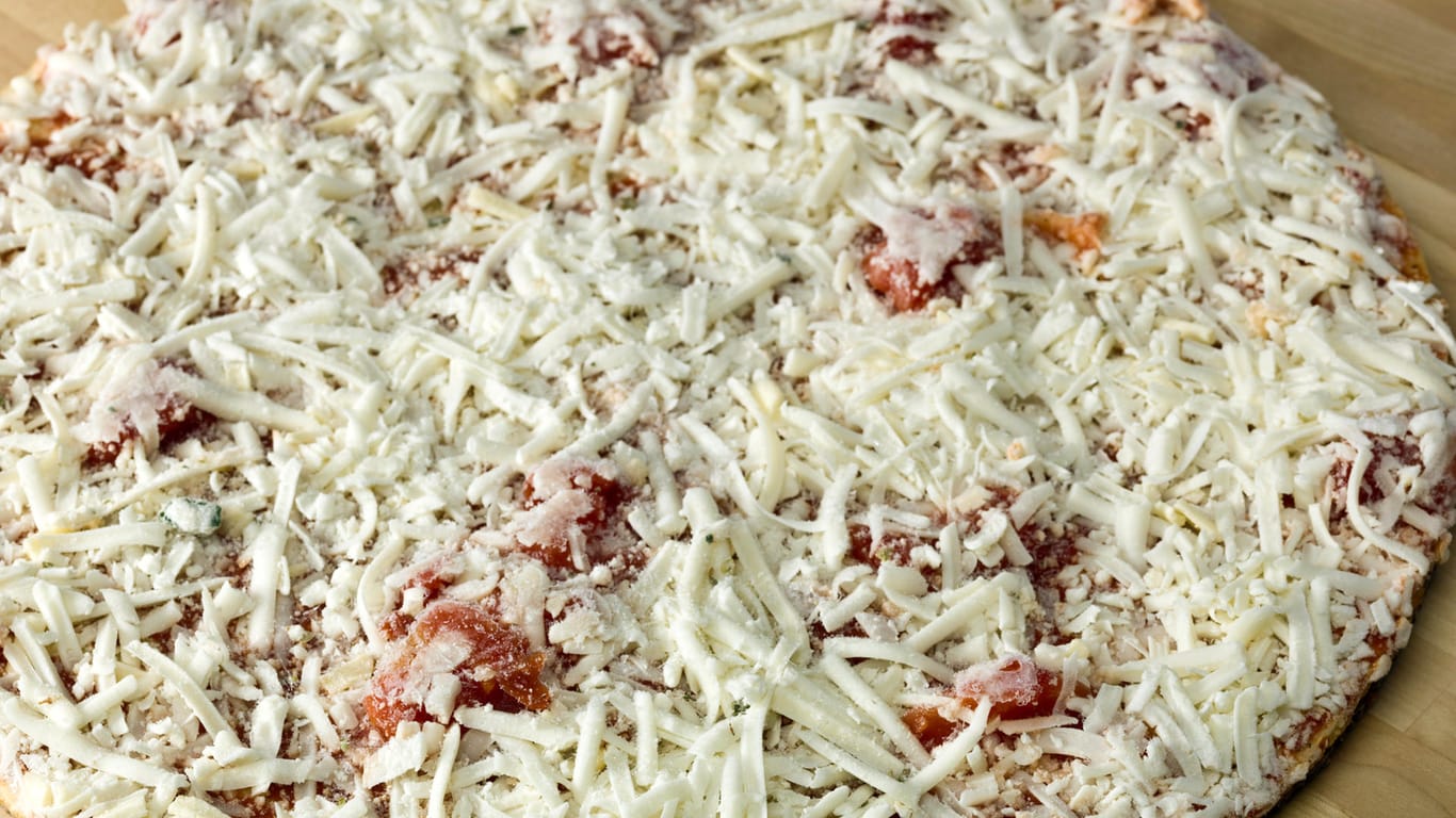 Tiefkühlpizza: Zurückgerufen werden Pizzen der Marke "Gustavo Gusto", die in Rewe-Märkten verkauft wurden. (Symbolbild)