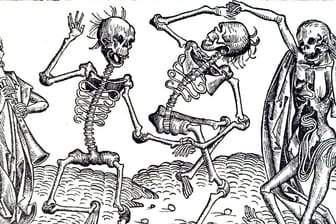 Weltchronik von Hartmann Schedel, 1493: Die Toten erheben sich aus ihren Gräbern.