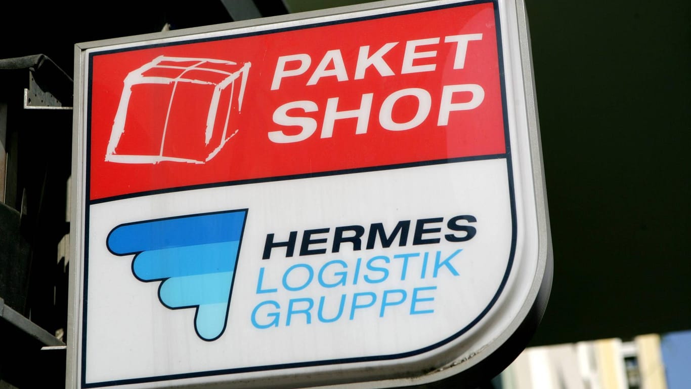 Paket Shop der Hermes Logistik Gruppe: Um die mit der Paketflut verbundenen Kosten abzufedern, verlangt Hermes in diesem Jahr erstmals einen sogenannten Peak-Zuschlag.