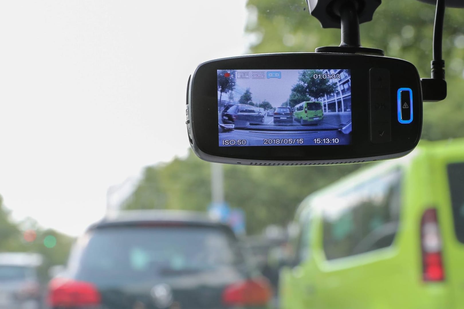Eine Dashcam: Aufnahmen von Autokameras können helfen, Unfälle aufzuklären.