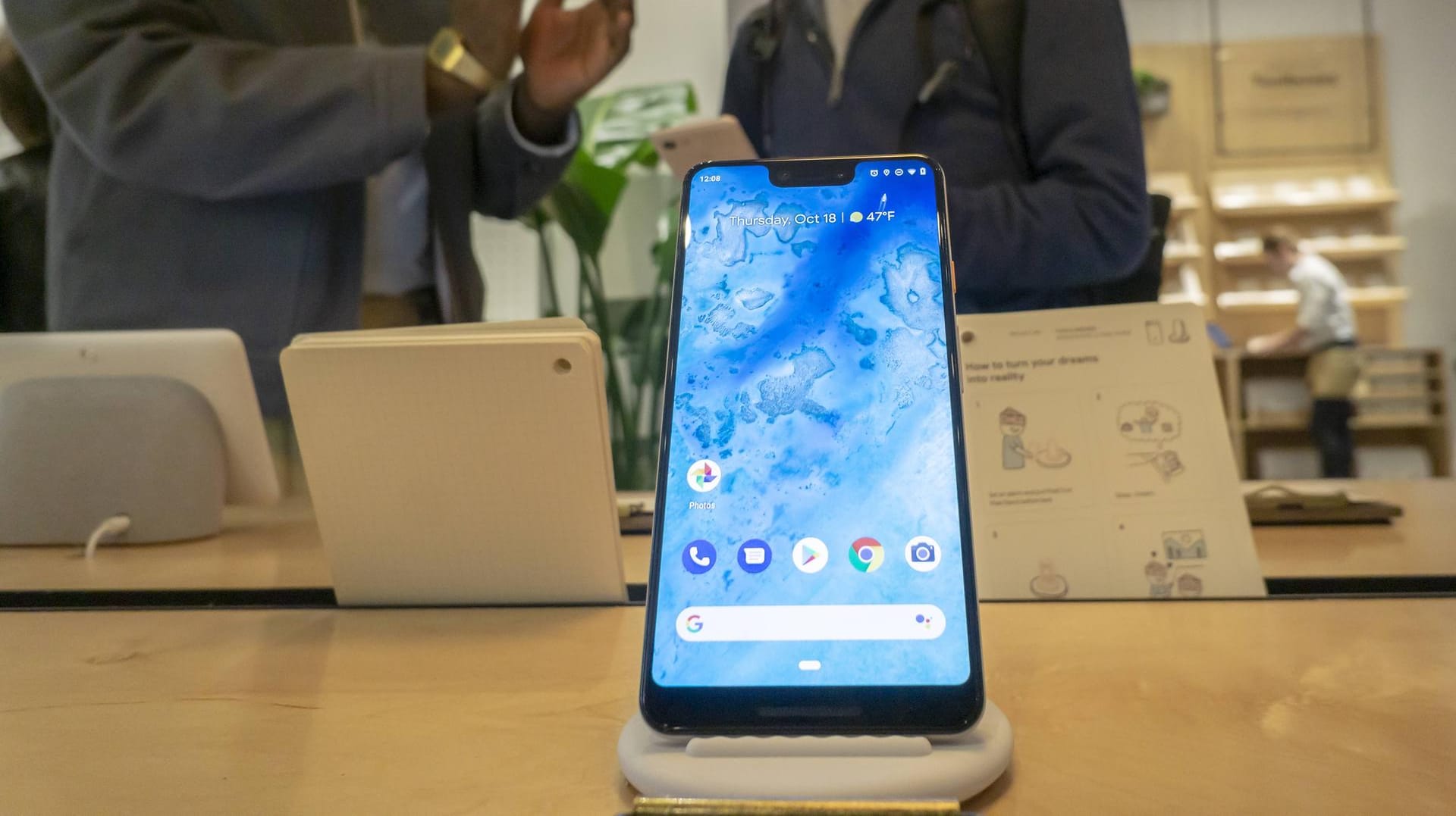 Das Google Pixel 3 XL: Das Top-Smartphone zeigt manchen Nutzern einen lustigen Bildschirmfehler an. Das Google Pixel 3 XL: Das Top-Smartphone zeigt manchen Nutzern einen lustigen Bildschirmfehler an.