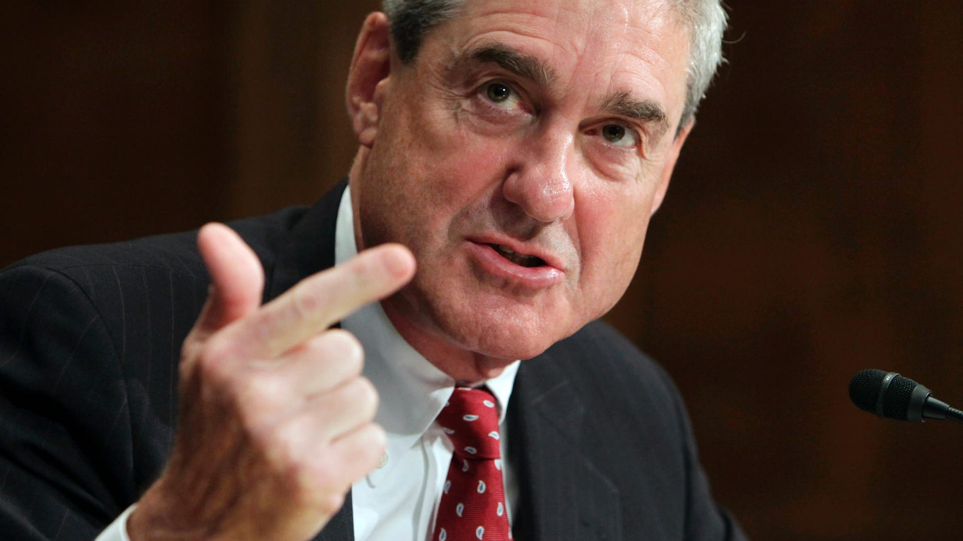 FBI-Sonderermittler Robert Mueller: Reporter erhielten gefälschte Emails und Drohungen. Es scheint eine Schmierenkampagne gegen Mueller zu laufen. FBI-Sonderermittler Robert Mueller: Reporter erhielten gefälschte Emails und Drohungen. Es scheint eine Schmierenkampagne gegen Mueller zu laufen.