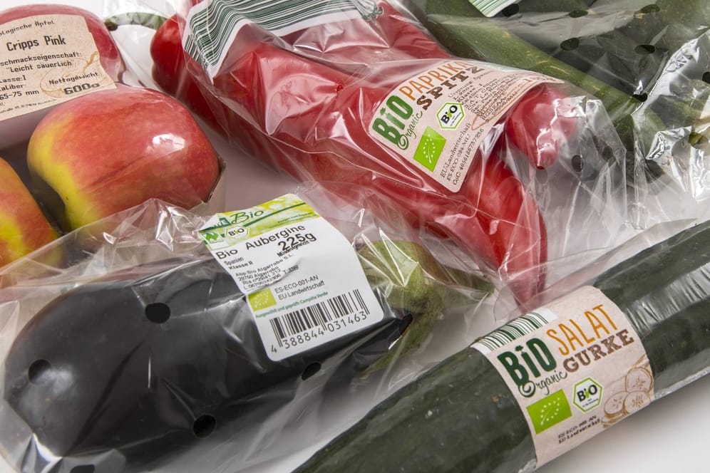 Bio-Lebensmittel in Plastik: Kunststoffverpackungen nehmen weiter zu und belasten die Umwelt.