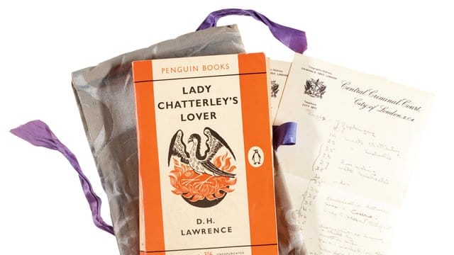 Ein Exemplar von "Lady Chatterley's Lover", der ersten Ausgabe als Penguin Book aus dem Jahr 1960. Ein Exemplar von "Lady Chatterley's Lover", der ersten Ausgabe als Penguin Book aus dem Jahr 1960.