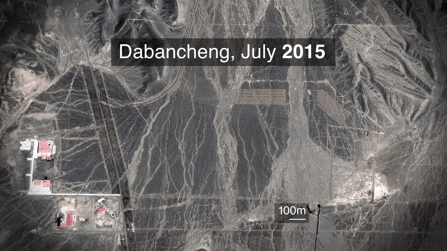 Die Satellitenaufnahme zeigt den Standort des künftigen Lagerkomplexex bei Dabancheng im Juli 2015.