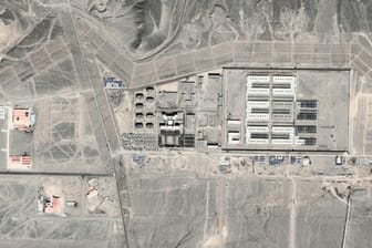 Luftaufnahme eines Lagerkomplexes: Über die ganze Provinz Xinjiang verteilt gibt es Dutzende solcher Anlagen.