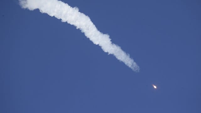 Die Trägerrakete vom Typ Sojus-FG hatte sich zwei Minuten nach dem Start vom Weltraumbahnhof Baikonur in ihre Einzelteile zerlegt. Die Trägerrakete vom Typ Sojus-FG hatte sich zwei Minuten nach dem Start vom Weltraumbahnhof Baikonur in ihre Einzelteile zerlegt.