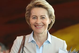 Ursula von der Leyen: Die CDU-Politikerin ist seit 32 Jahren verheiratet, hat mit ihrem Mann sieben gemeinsame Kinder.