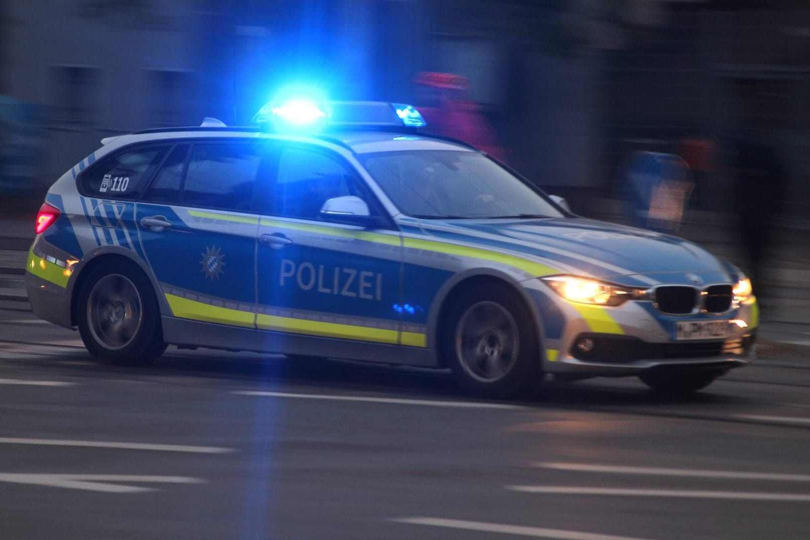 Messerstecherei in Düsseldorf: Das Opfer musste notoperiert werden.