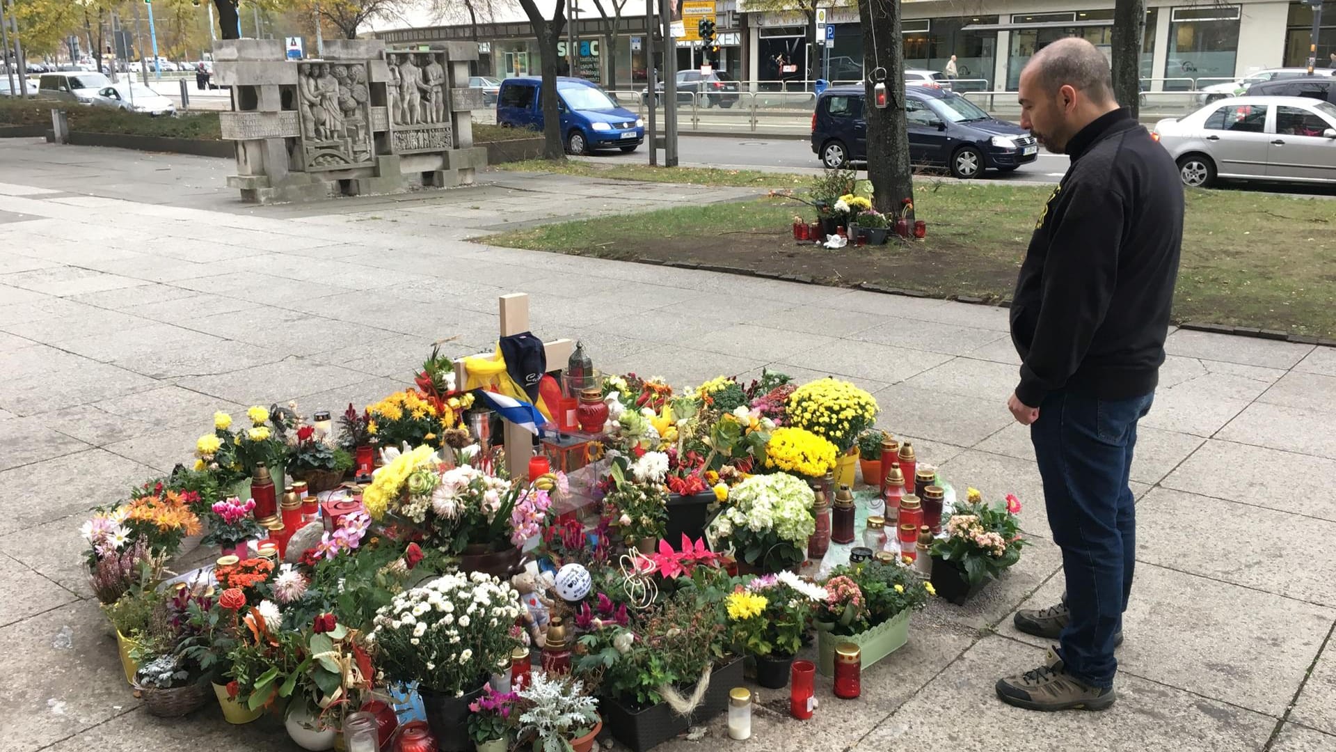 Chemnitzer Bürger am Ort, an dem Daniel H. erstochen wurde.