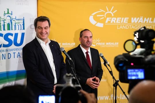 Markus Söder, Ministerpräsident von Bayern, und Hubert Aiwanger, Landesvorsitzender der Freien Wähler in Bayern informieren die Presse.