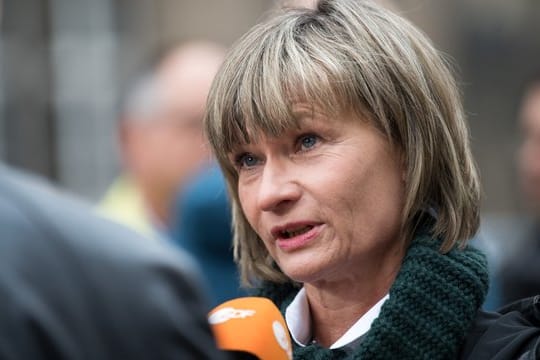 Die Chemnitzer Oberbürgermeisterin Barbara Ludwig (SPD) ist enttäuscht, dass Bundeskanzlerin Merkel erst am 16.