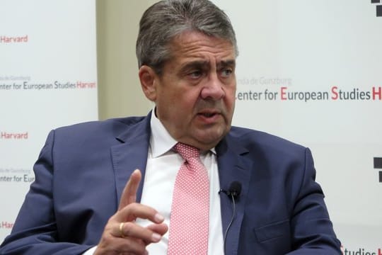Sigmar Gabriel, früherer Vizekanzler und Außenminister, geht davon aus, dass Friedrich Merz auf das Kanzleramt spekuliert.