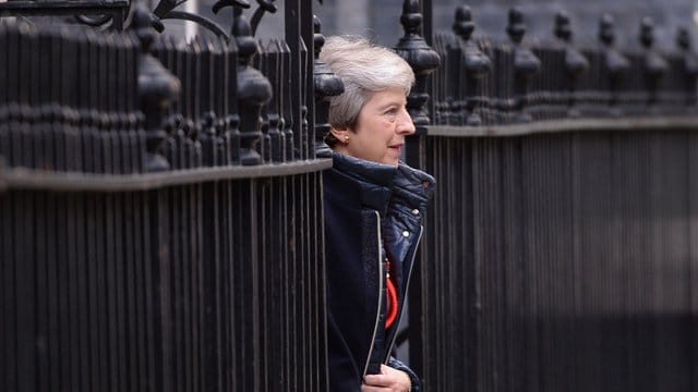 Laut "Times"-Bericht soll May bereits das Zugeständnis aus Brüssel haben, dass ganz Großbritannien in der Zollunion bleiben kann. Laut "Times"-Bericht soll May bereits das Zugeständnis aus Brüssel haben, dass ganz Großbritannien in der Zollunion bleiben kann.