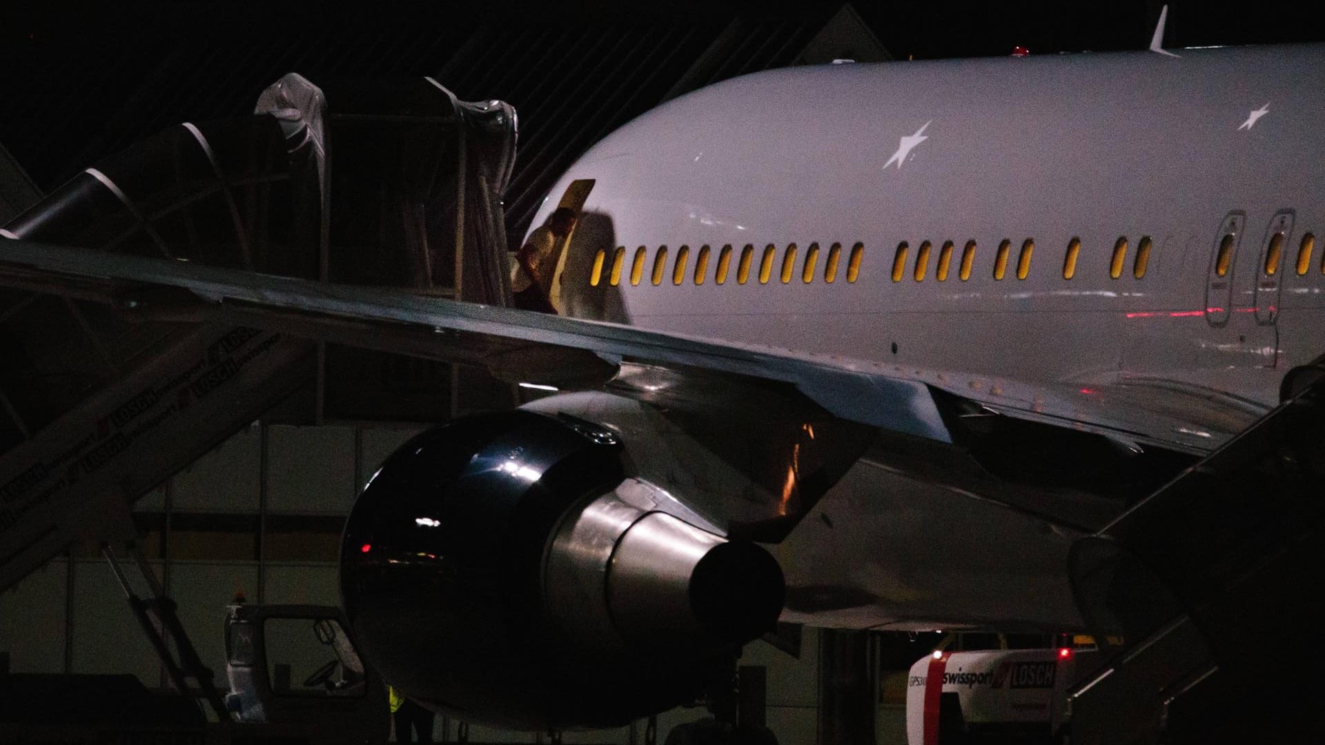 Eine Abschiebung vom Flughafen München (Symbolfoto): Geht es nach einigen Unionspolitikern, sollten Abschiebungen von Straftätern nach Syrien wieder erlaubt werden.