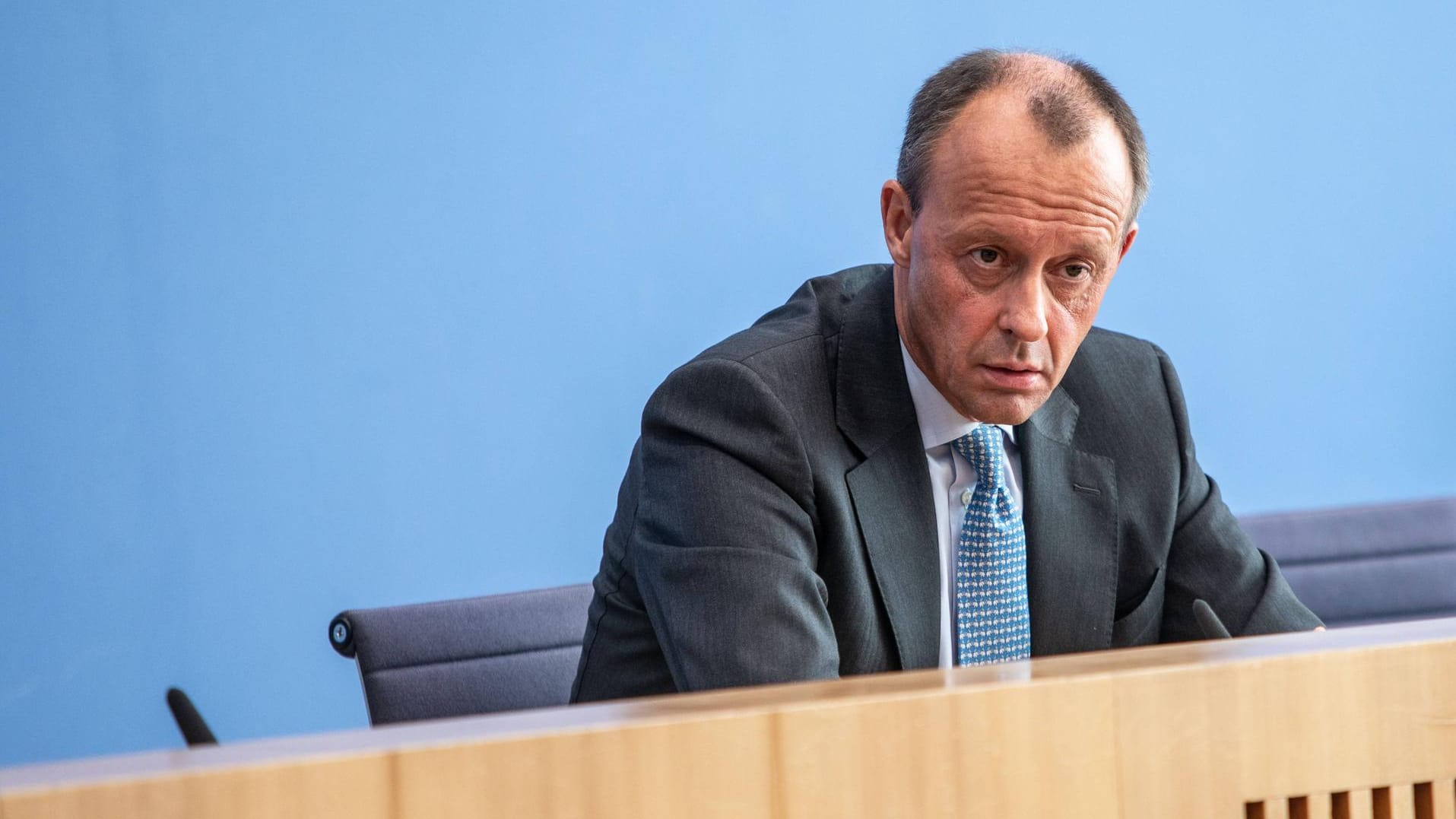 Friedrich Merz will euer CDU-Chef werden. Die AfD hofft, dass seine politischen Positionen näher bei den Rechtpopulisten liegen, als die der Kanzlerin.