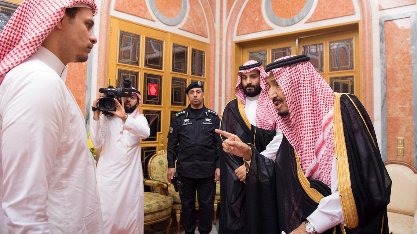 Salah Khashoggi (l.) mit Mohammed bin Salman.