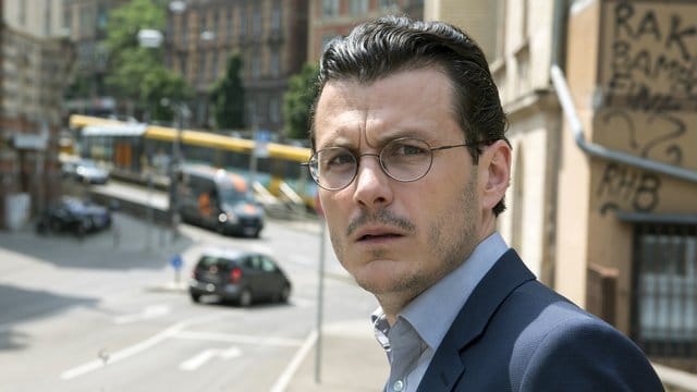 Jakob Gregorowicz (Manuel Rubey) fühlt sich plötzlich ständig verfolgt. Jakob Gregorowicz (Manuel Rubey) fühlt sich plötzlich ständig verfolgt.