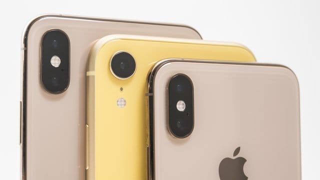 Das iPhone XR hat das Design des Top-Modells XS, ist aber 300 Euro günstiger mit einem Preis ab 849 Euro.