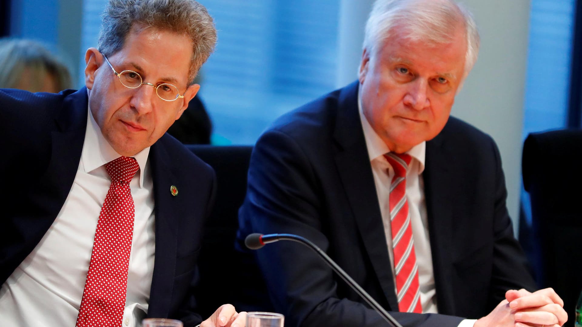 Hans-Georg Maaßen, Horst Seehofer: Der Innenminister stand wegen seines Umgangs mit dem in der Kritik stehenden Verfassungsschutzchef seit Längerem unter Druck.