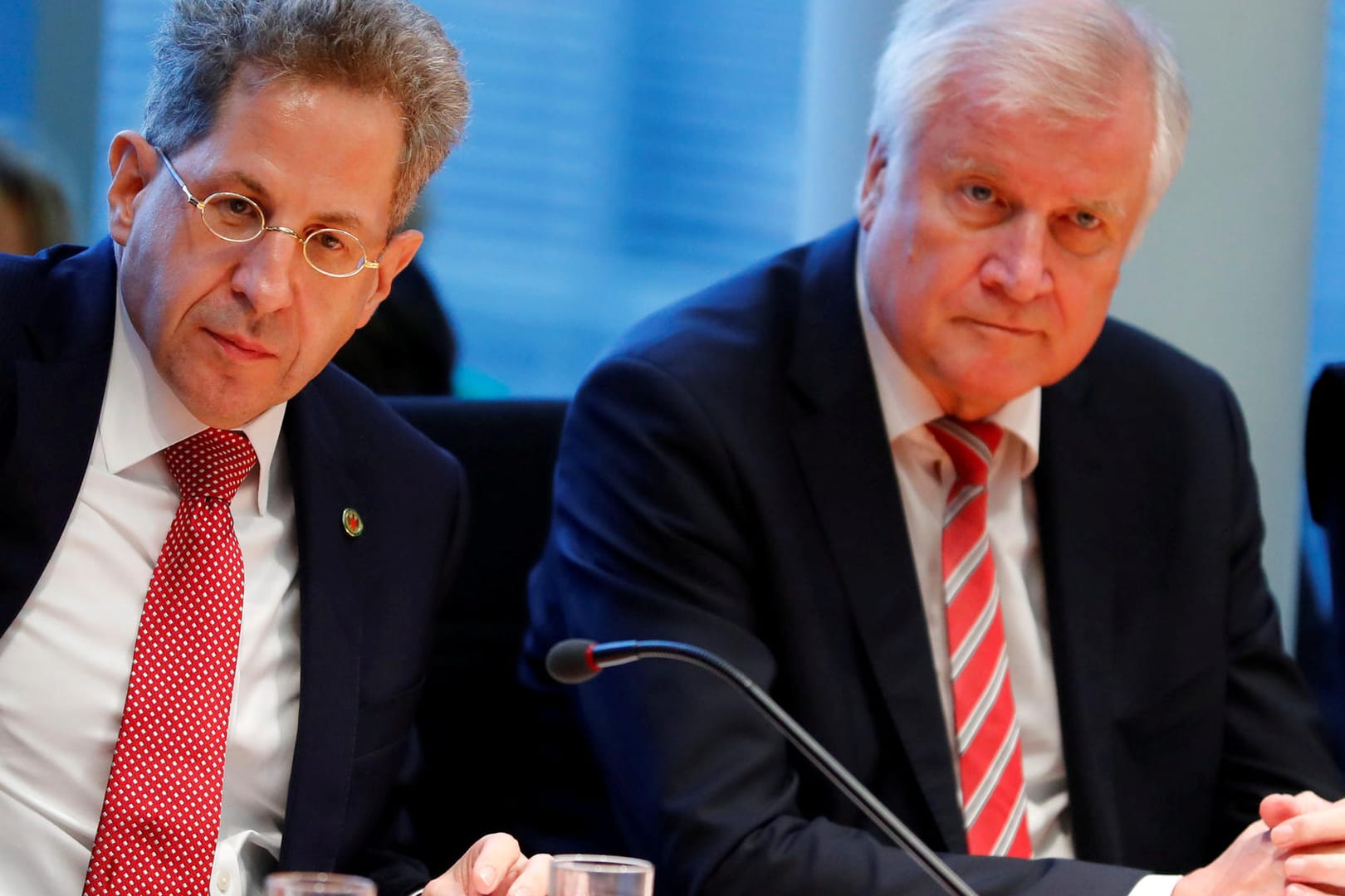 Hans-Georg Maaßen, Horst Seehofer: Der Innenminister stand wegen seines Umgangs mit dem in der Kritik stehenden Verfassungsschutzchef seit Längerem unter Druck.