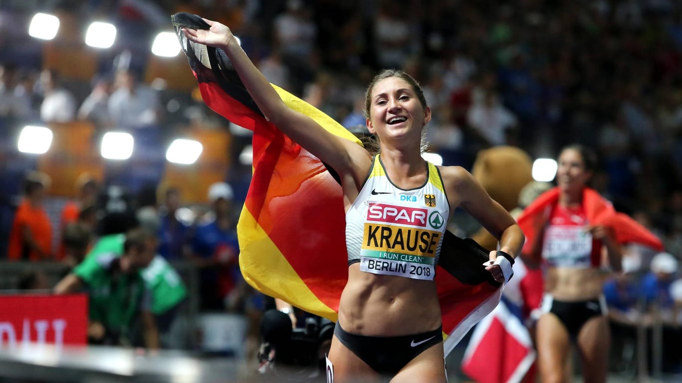 Der größte Triumph: Gesa Felicitas Krause feiert ihre Goldmedaille über 3000m Hindernis bei der EM in Berlin.