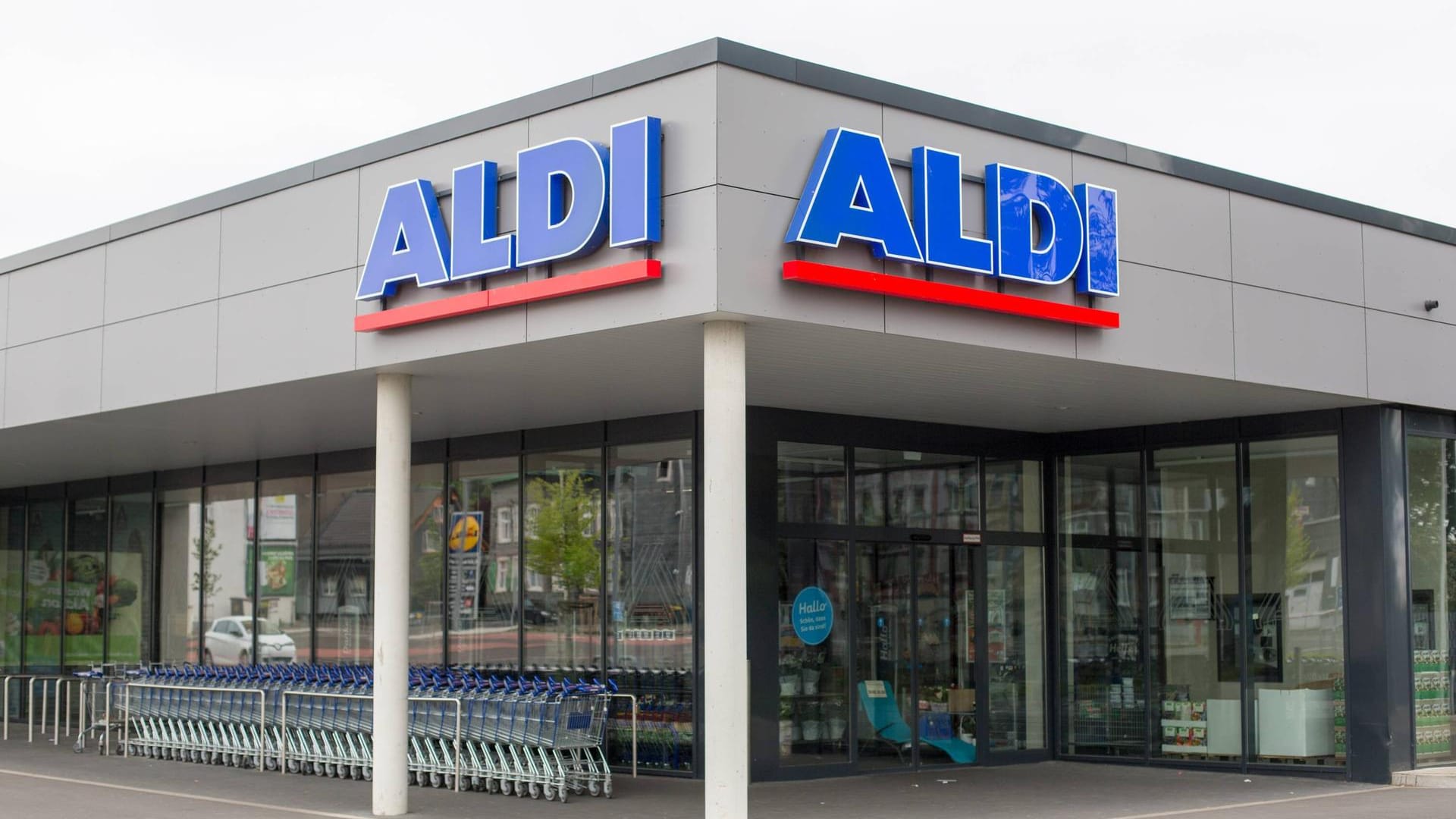 Splitter im Spargel: Wegen dieser Gefahr ruft Aldi Nord bestimmte Spargelgläser zurück.