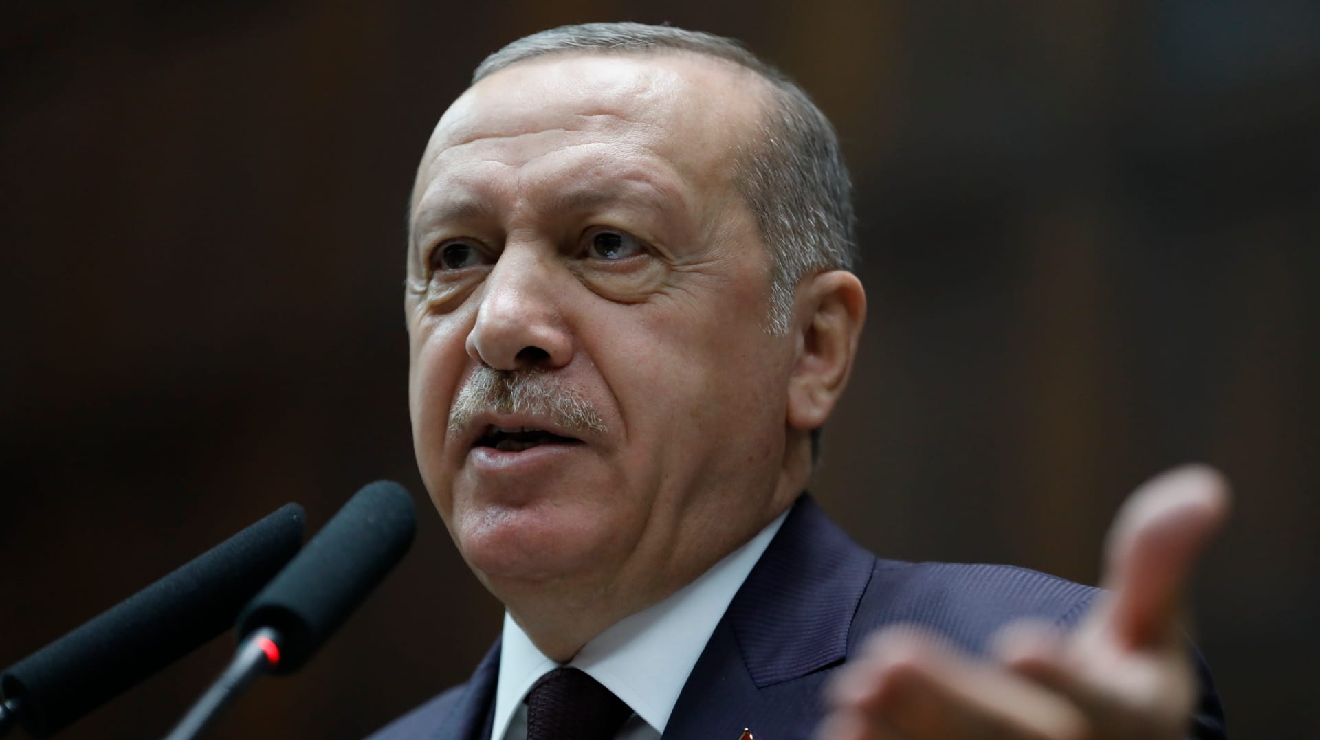 Der türkische Präsident im Parlament in Ankara: Erdogan kritisierte, dass die US-Sanktionen gegen den Iran gegen internationales Recht verstoßen würden. Der türkische Präsident im Parlament in Ankara: Erdogan kritisierte, dass die US-Sanktionen gegen den Iran gegen internationales Recht verstoßen würden.