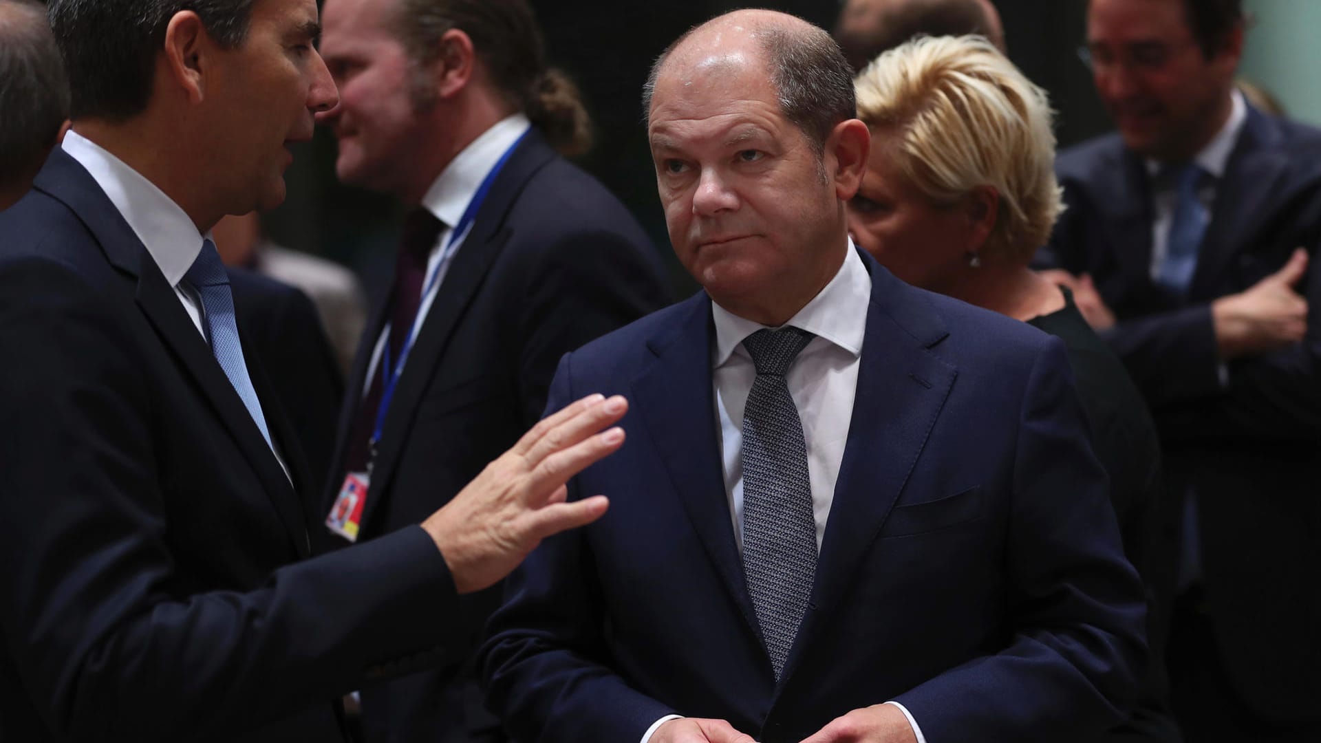 Hartwig Löger (l), Finanzminister von Österreich, mit Olaf Scholz, Bundesfinanzminister, in Brüssel: Die Idee, Digitalkonzerne stärker zu besteuern, stößt in den EU-Mitgliedsländern auf wenig Gegenliebe.