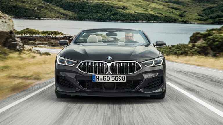 BMW 8er: Zum Start des Luxus-Coupés gibt es Empörung über eine Anzeige des Herstellers.