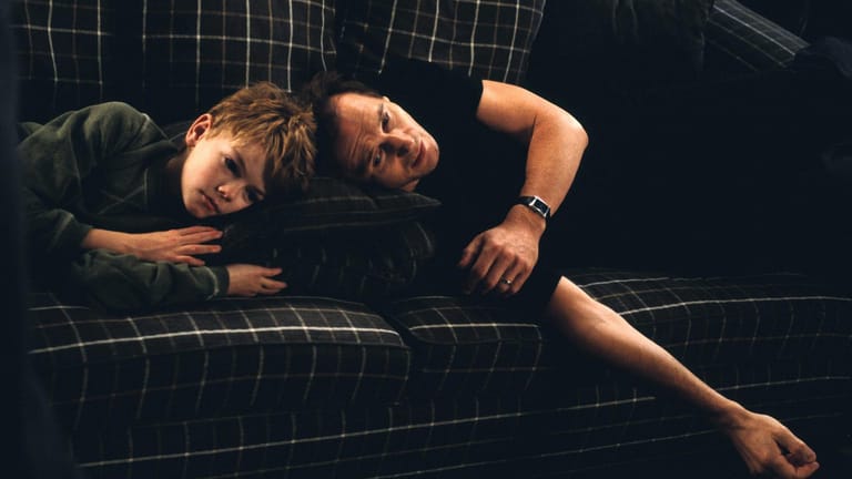 "Love Actually": Thomas Brodie-Sangster an der Seite von Liam Neeson.