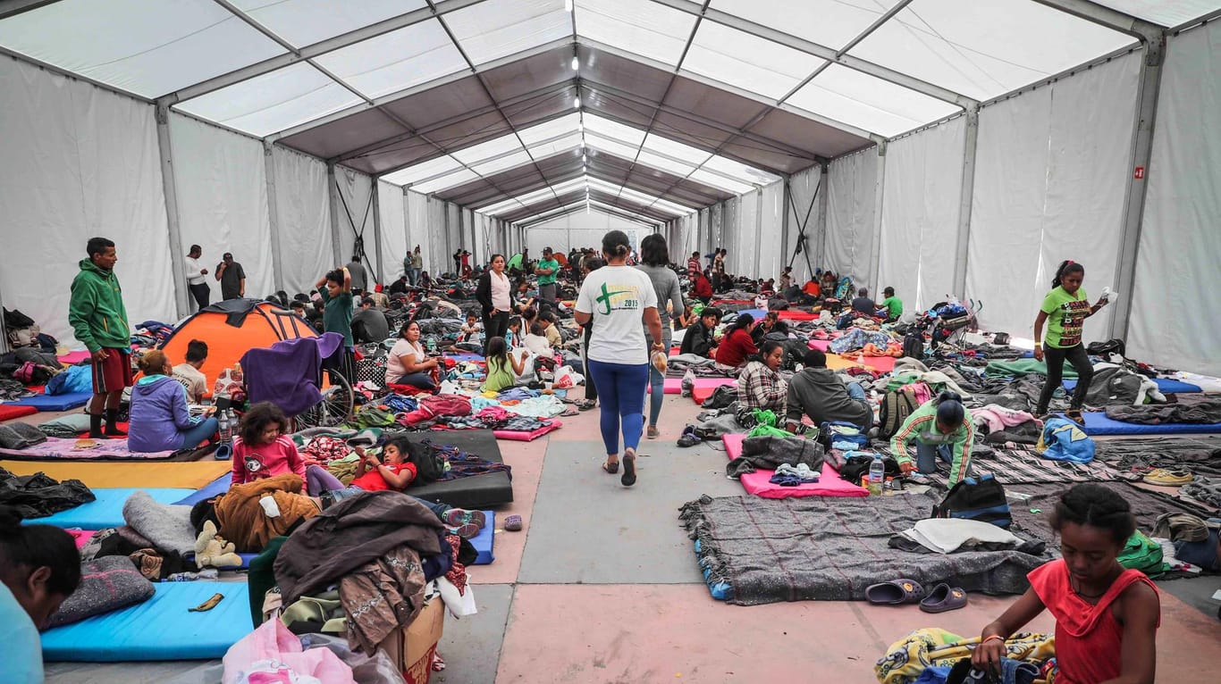 Eine Gruppe Migranten in einer Notunterkunft in Mexiko-Stadt: Bereits 3230 Flüchtlinge aus Mittelamerika haben in Mexiko Asyl beantragt.