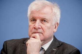 Horst Seehofer (CSU) ist Bundesminister für Inneres, Heimat und Bau.