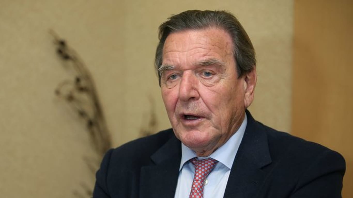 Gerhard Schröder (SPD), ehemaliger Bundeskanzler, fordert seine Partei zum Kurswechsel auf.