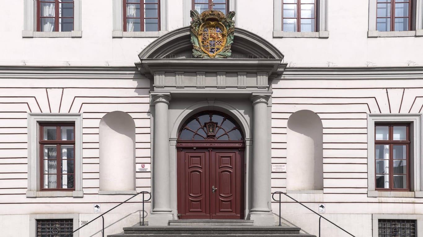 Lüneburger Landgericht: Der Prozess der vier Angeklagten beginnt Mitte November. Ein Urteil wird im März 2019 erwartet.
