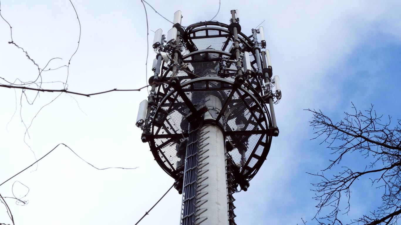 Ein Funkmast in Berlin: Vor allem Menschen aus ländlichen Regionen sollen in Zukunft von 5G-Netzen profitieren.