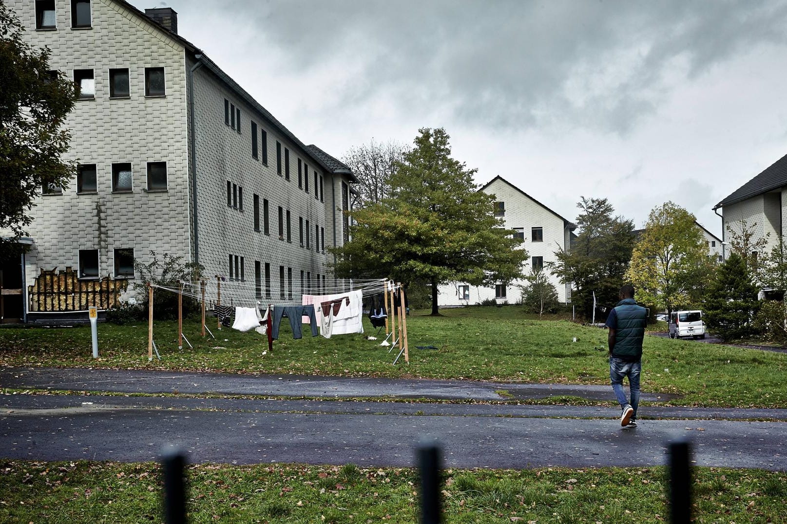 Das Foto aus dem Jahr 2014 zeigt das ehemalige Flüchtlingsheim in Burbach: Videoaufnahmen brachten die Zustände in der Unterkunft im Siegerland ans Licht.