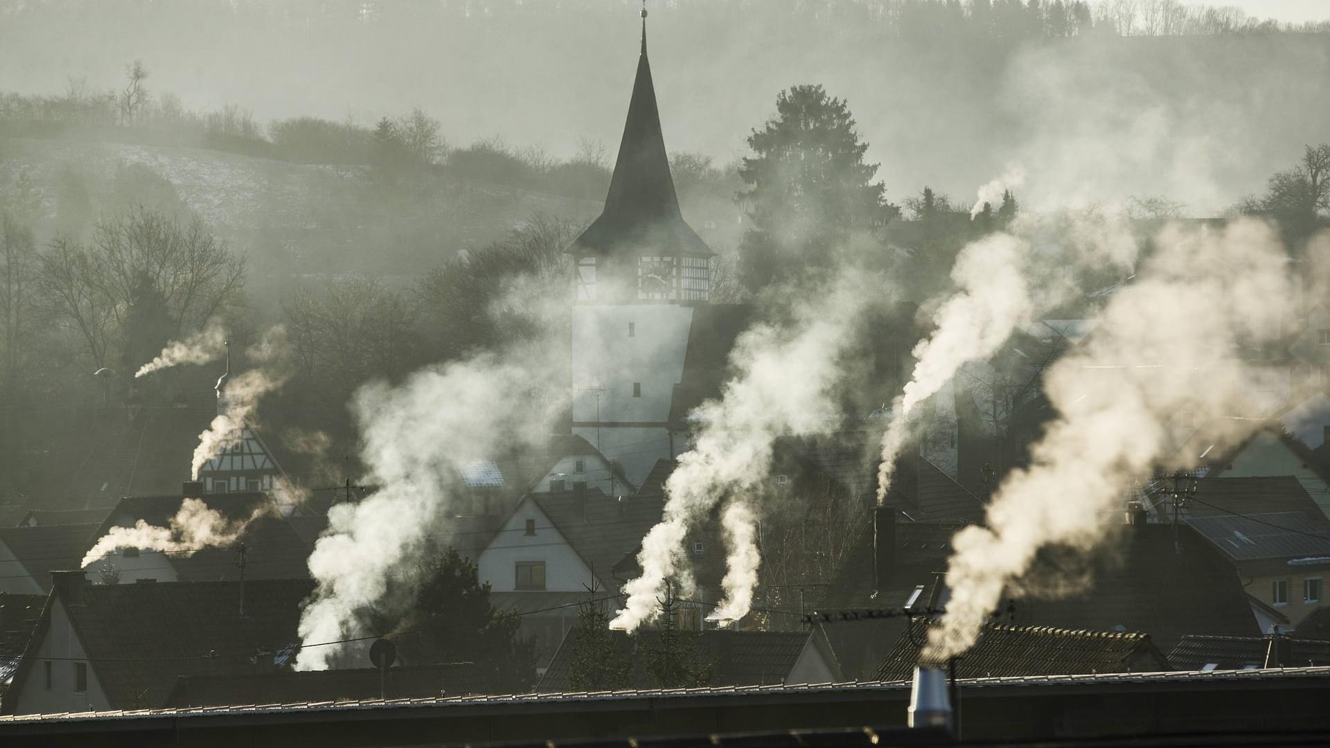 Rauchende Schornsteine