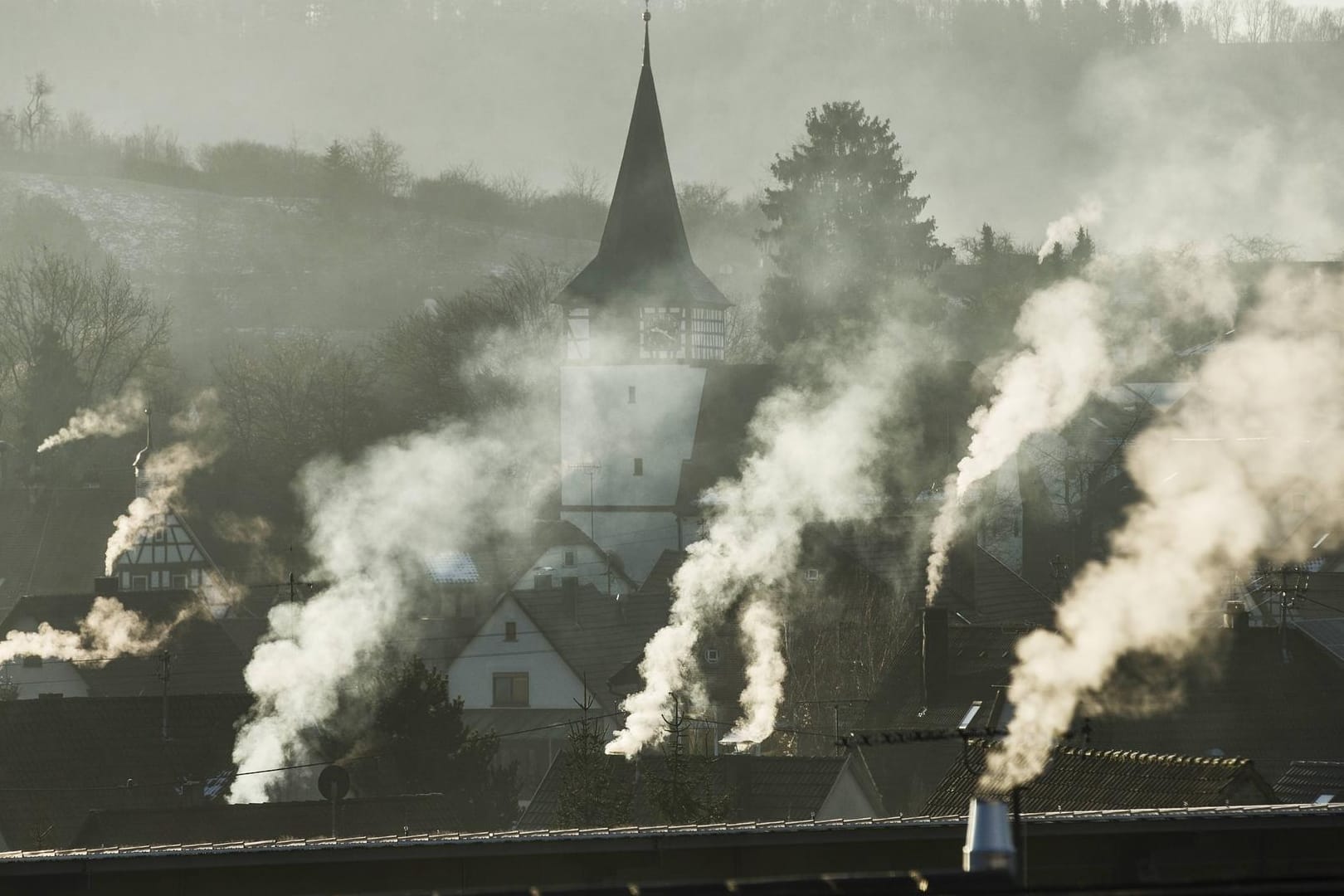 Rauchende Schornsteine