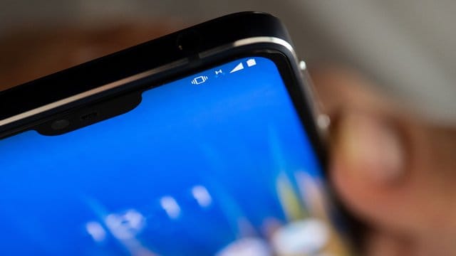 Bei der Wahl des Mobil-Discountanbieters ist der Preis ebenso wichtig wie das genutzte Netz und mögliche Einschränkungen.
