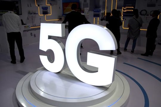 Im Vergleich zur Technologie 4G (LTE) ist 5G um ein Vielfaches schneller.