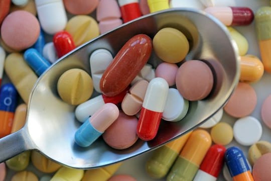 Kleine Veganer sollten gegebenenfalls Vitamin- und Mineraltabletten einnehmen.