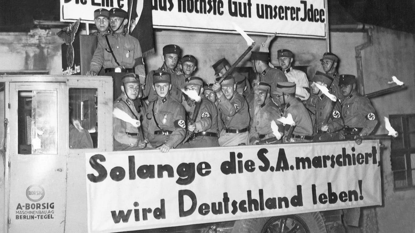 SA-Leute in Berlin: Die Machtübernahme der Nationalsozialisten war das Ende der Weimarer Republik.