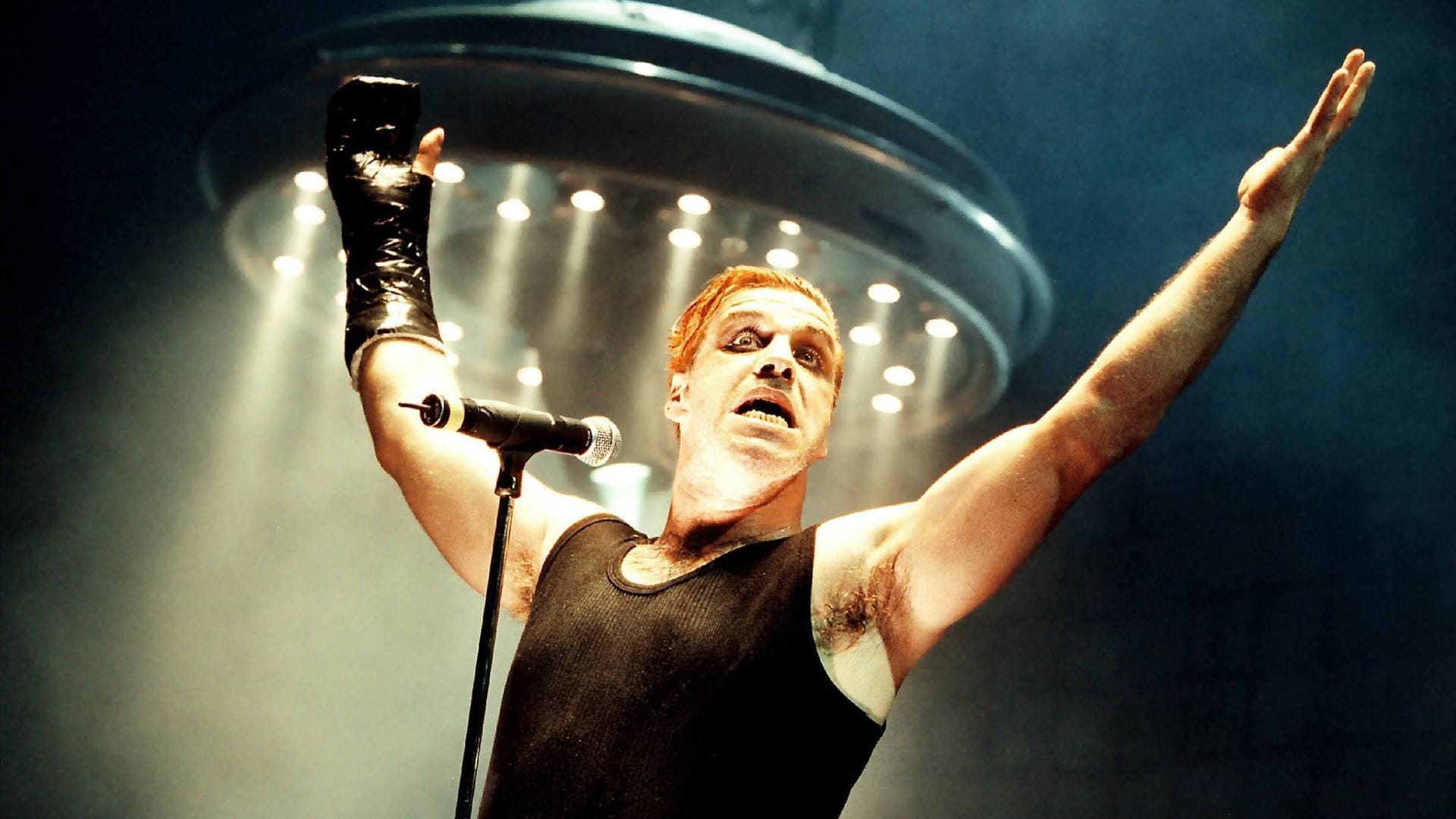 Till Lindemann: Er ist der Sänger der Band Rammstein.