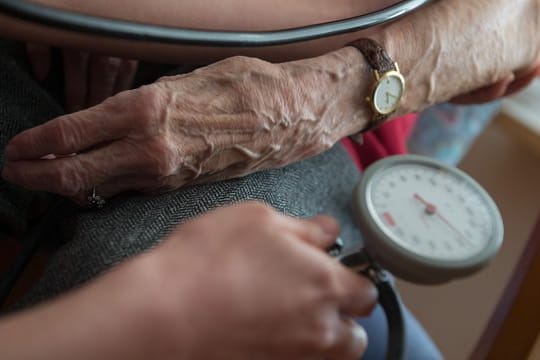 In der Alten- und Krankenpflege sind rund 35.